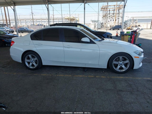 WBA3C1C51FK122037 BMW 328I