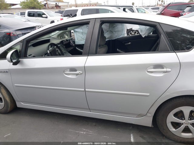 44990370 :رقم المزاد ، JTDKN3DUXF0401539 vin ، 2015 Toyota Prius Two مزاد بيع