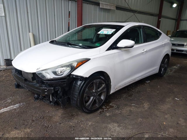 2015 Hyundai Elantra Sport მანქანა იყიდება აუქციონზე, vin: KMHDH4AH2FU231386, აუქციონის ნომერი: 44990390