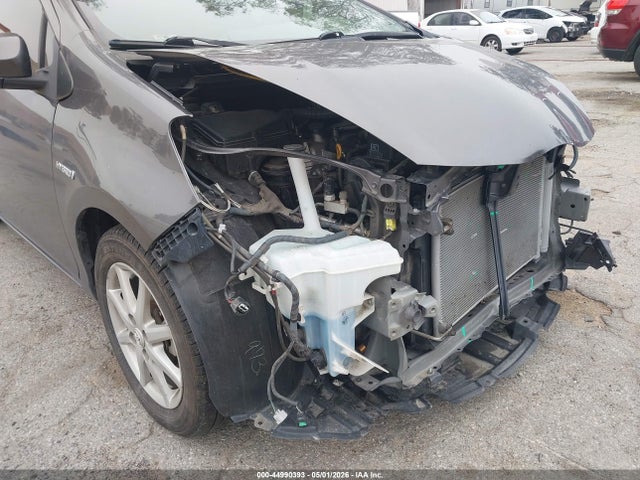 JTDKDTB30G1125462 Toyota Prius C Four