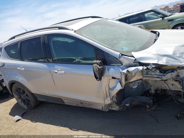 1FMCU9J94HUB10262 Ford Escape Titanium