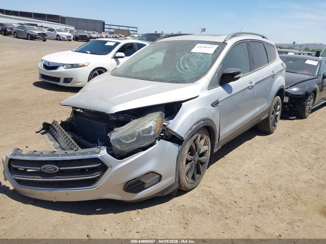 1FMCU9J94HUB10262 Ford Escape Titanium