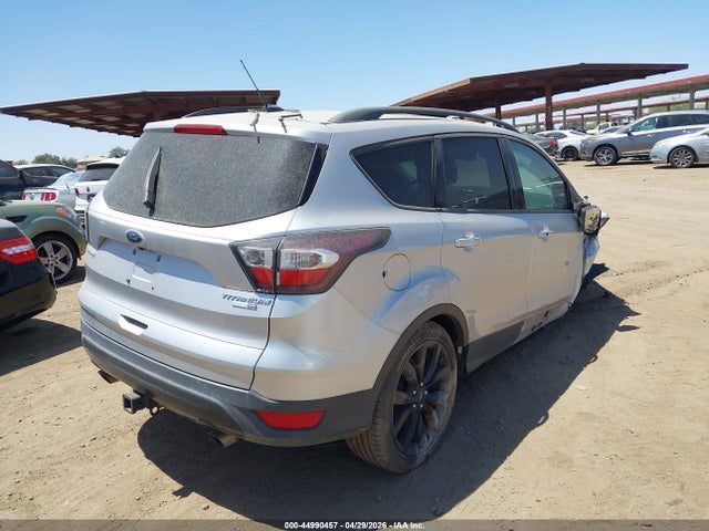 1FMCU9J94HUB10262 Ford Escape Titanium