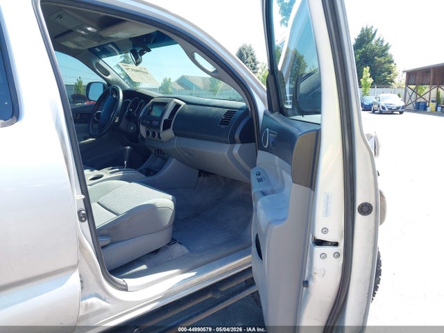 Продажа на аукционе авто 2011 Toyota Tacoma Base V6, vin: 3TMLU4EN0BM071065, номер лота: 44990579