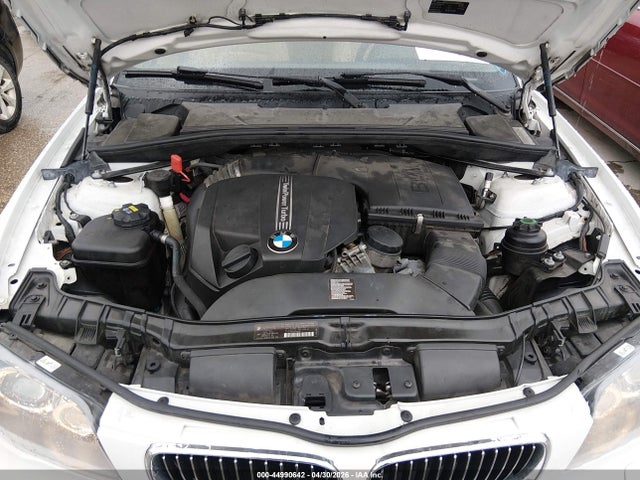 44990642 :رقم المزاد ، WBAUN7C59BVM25500 vin ، 2011 Bmw 135i مزاد بيع