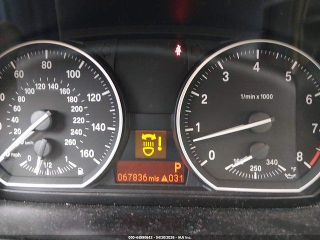 44990642 :رقم المزاد ، WBAUN7C59BVM25500 vin ، 2011 Bmw 135i مزاد بيع