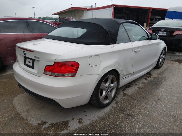 44990642 :رقم المزاد ، WBAUN7C59BVM25500 vin ، 2011 Bmw 135i مزاد بيع