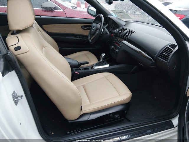 44990642 :رقم المزاد ، WBAUN7C59BVM25500 vin ، 2011 Bmw 135i مزاد بيع