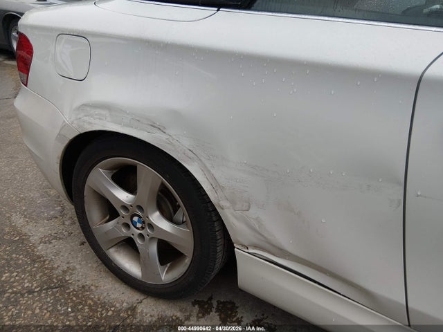44990642 :رقم المزاد ، WBAUN7C59BVM25500 vin ، 2011 Bmw 135i مزاد بيع