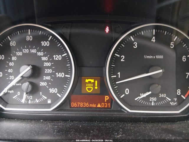 44990642 :رقم المزاد ، WBAUN7C59BVM25500 vin ، 2011 Bmw 135i مزاد بيع