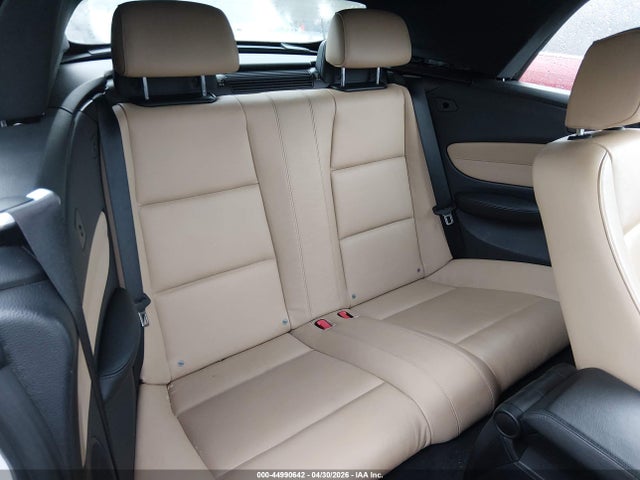 44990642 :رقم المزاد ، WBAUN7C59BVM25500 vin ، 2011 Bmw 135i مزاد بيع