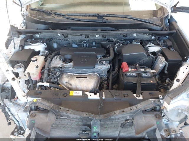 JTMRFREV1HJ121351 Toyota Rav4 Xle