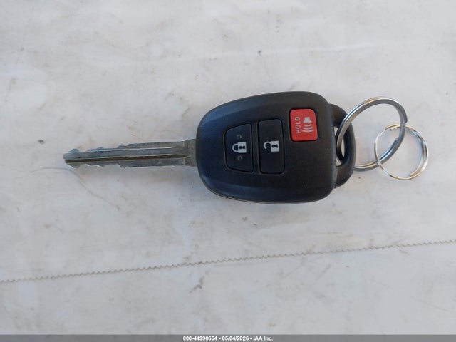 JTMRFREV1HJ121351 Toyota Rav4 Xle