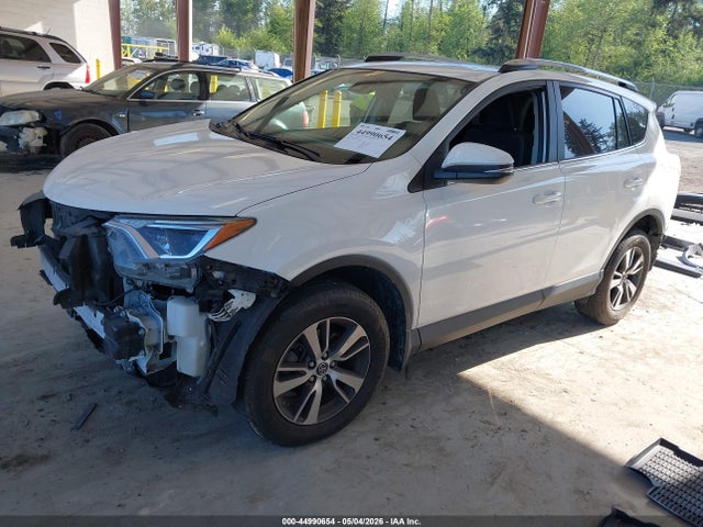 JTMRFREV1HJ121351 Toyota Rav4 Xle