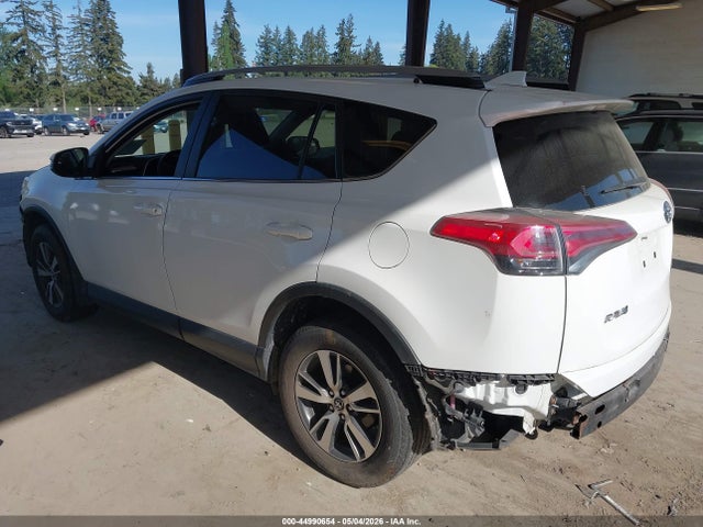 JTMRFREV1HJ121351 Toyota Rav4 Xle