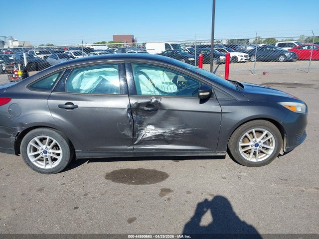 2015 Ford Focus Se მანქანა იყიდება აუქციონზე, vin: 1FADP3F20FL231727, აუქციონის ნომერი: 44990665