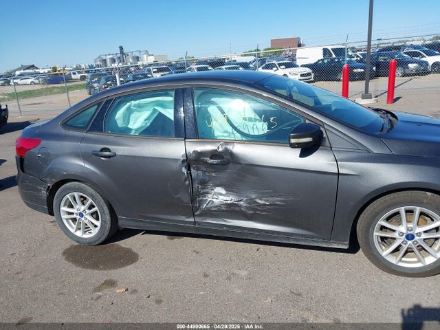 2015 Ford Focus Se მანქანა იყიდება აუქციონზე, vin: 1FADP3F20FL231727, აუქციონის ნომერი: 44990665