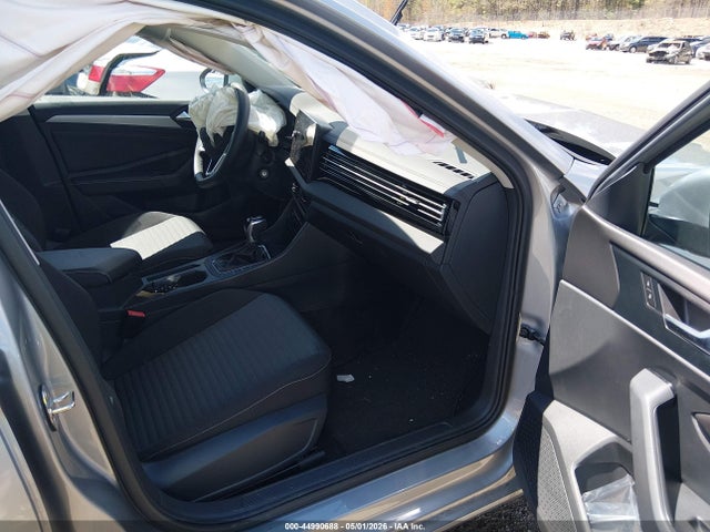 Продажа на аукционе авто 2025 Volkswagen Jetta 1.5t S, vin: 3VW5X7BU6SM072070, номер лота: 44990688