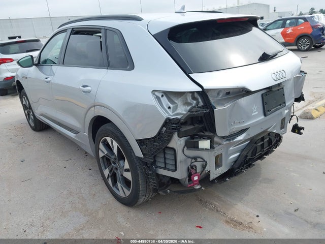 Audi E-tron Premium Quattro 2021 WA1AAAGE0MB025624 Image 3