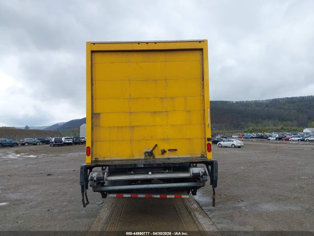 Продажа на аукционе авто 2019 Freightliner M2 106, vin: 1FVACWFCXKHKB8967, номер лота: 44990777