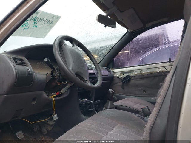 44990815 :رقم المزاد ، 1NXAE04B8SZ324581 vin ، 1995 Toyota Corolla مزاد بيع