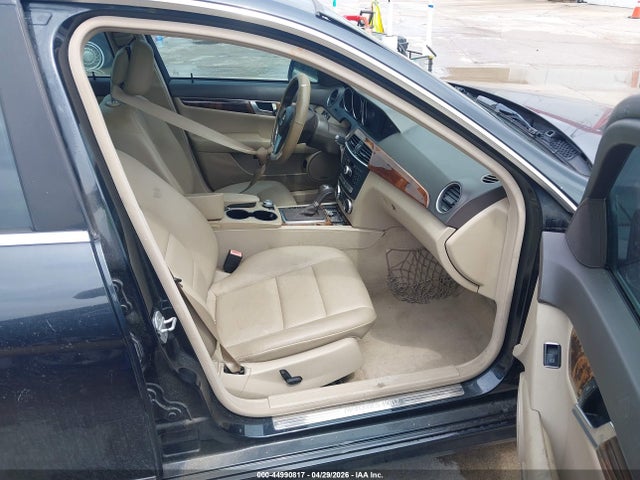 44990817 :رقم المزاد ، WDDGF4HB7CA612999 vin ، 2012 Mercedes-benz C 250 Sport مزاد بيع