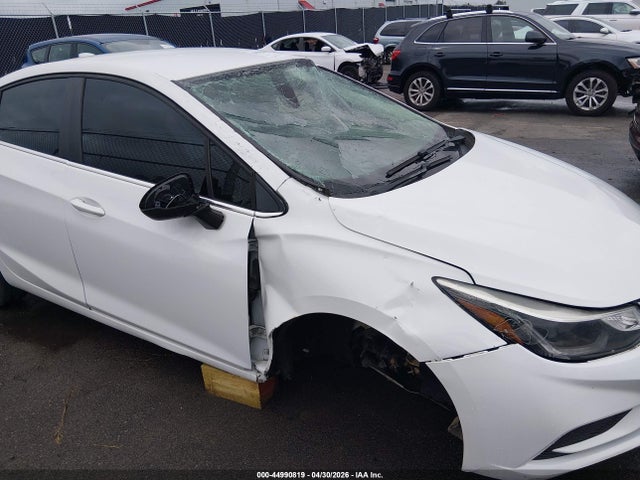 Продаж на аукціоні авто 2018 Chevrolet Cruze Lt Auto, vin: 1G1BE5SM4J7116147, номер лоту: 44990819