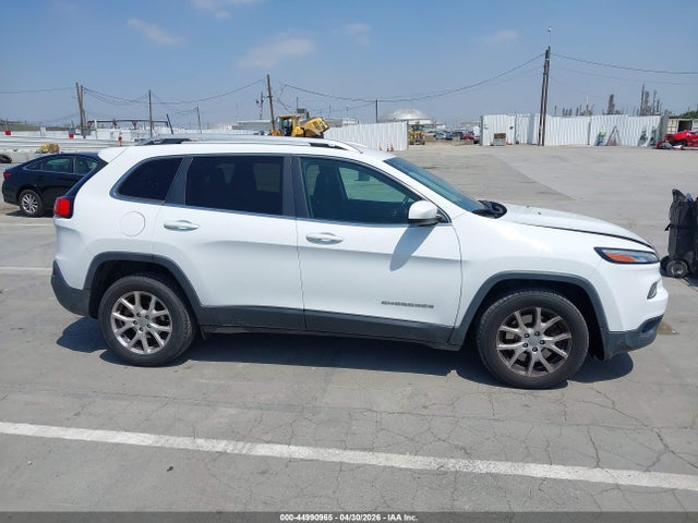 44990965 :رقم المزاد ، 1C4PJLCB8HW559833 vin ، 2017 Jeep Cherokee Latitude Fwd مزاد بيع