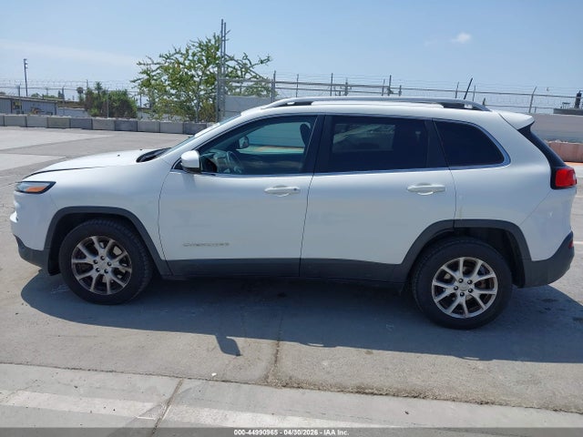 44990965 :رقم المزاد ، 1C4PJLCB8HW559833 vin ، 2017 Jeep Cherokee Latitude Fwd مزاد بيع