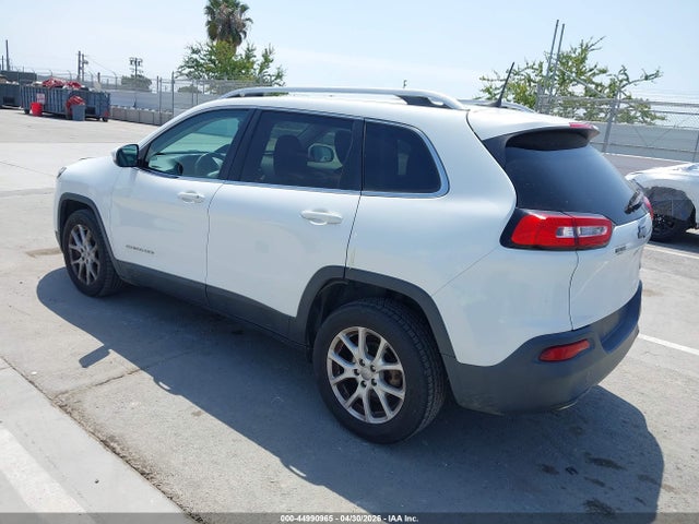 44990965 :رقم المزاد ، 1C4PJLCB8HW559833 vin ، 2017 Jeep Cherokee Latitude Fwd مزاد بيع