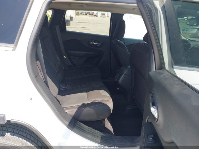 44990965 :رقم المزاد ، 1C4PJLCB8HW559833 vin ، 2017 Jeep Cherokee Latitude Fwd مزاد بيع