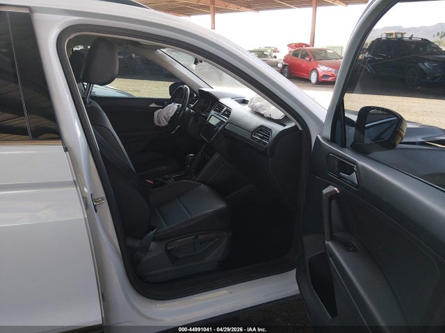 44991041 :رقم المزاد ، 3VV2B7AX3JM222166 vin ، 2018 Volkswagen Tiguan 2.0t Se/2.0t Sel مزاد بيع