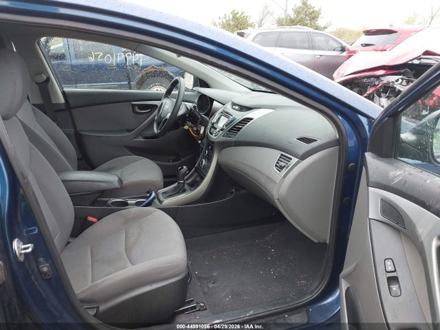 Продажа на аукционе авто 2016 Hyundai Elantra Se, vin: 5NPDH4AE3GH688987, номер лота: 44991056