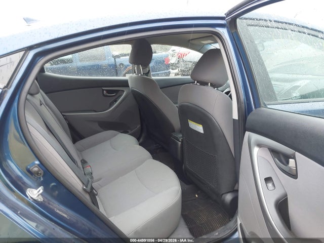 Продажа на аукционе авто 2016 Hyundai Elantra Se, vin: 5NPDH4AE3GH688987, номер лота: 44991056