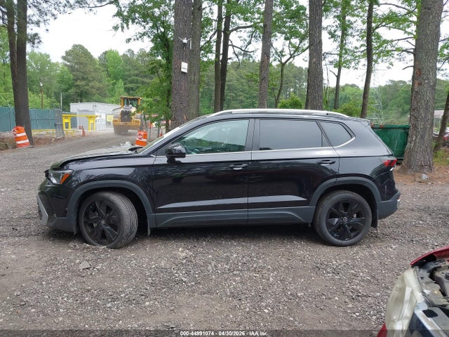 2025 Volkswagen Taos 1.5t Se მანქანა იყიდება აუქციონზე, vin: 3VVSC7B23SM015875, აუქციონის ნომერი: 44991074