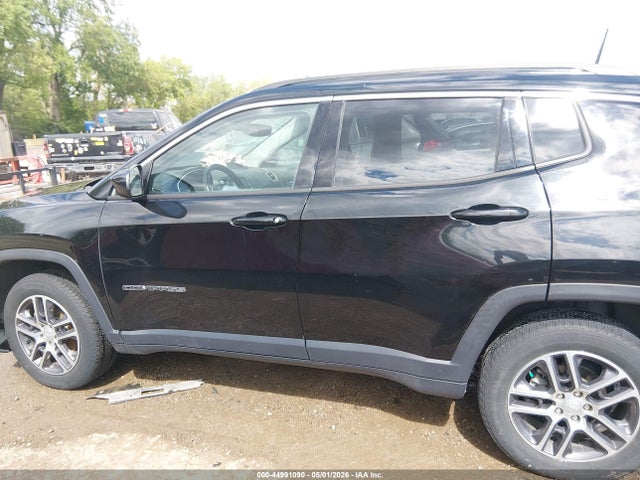 Продаж на аукціоні авто 2018 Jeep Compass Latitude 4x4, vin: 3C4NJDBB5JT145564, номер лоту: 44991090