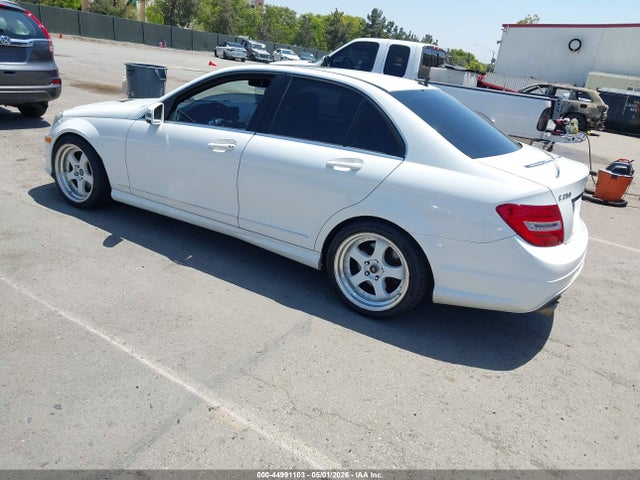 Продаж на аукціоні авто 2014 Mercedes-benz C 250 Sport, vin: WDDGF4HB4EA952971, номер лоту: 44991103
