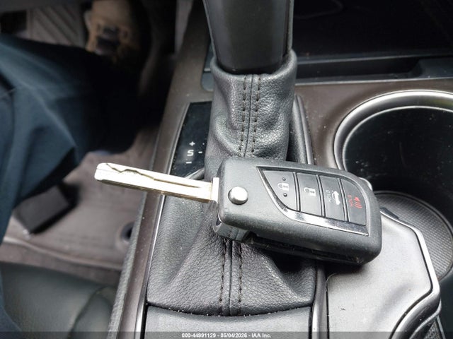 4T1G11AK8MU580402 Toyota CAMRY SE