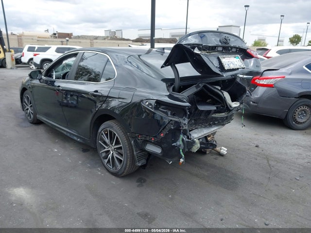 4T1G11AK8MU580402 Toyota CAMRY SE