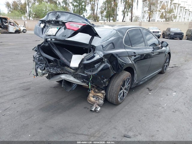 4T1G11AK8MU580402 Toyota CAMRY SE