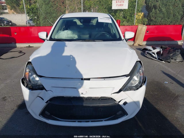 2020 Toyota Yaris Le მანქანა იყიდება აუქციონზე, vin: 3MYDLBJV6LY708084, აუქციონის ნომერი: 44991146