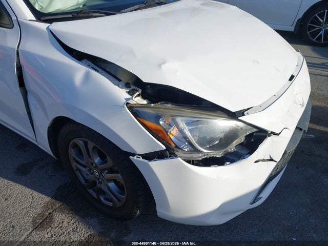 2020 Toyota Yaris Le მანქანა იყიდება აუქციონზე, vin: 3MYDLBJV6LY708084, აუქციონის ნომერი: 44991146