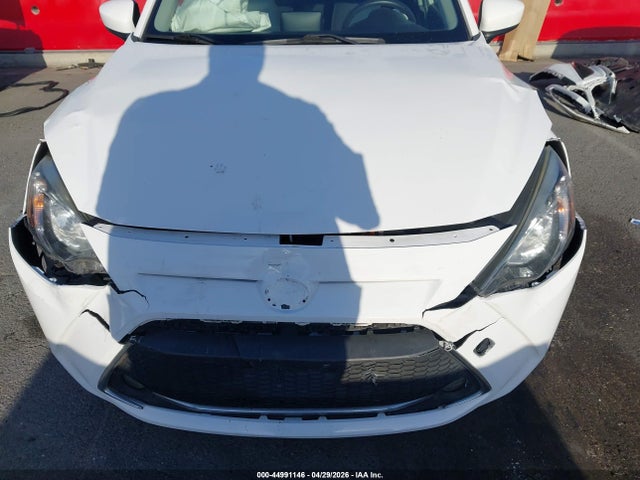 2020 Toyota Yaris Le მანქანა იყიდება აუქციონზე, vin: 3MYDLBJV6LY708084, აუქციონის ნომერი: 44991146