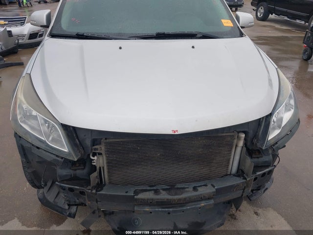 44991199 :رقم المزاد ، 1GNKRHKD1FJ376164 vin ، 2015 Chevrolet Traverse 2lt مزاد بيع