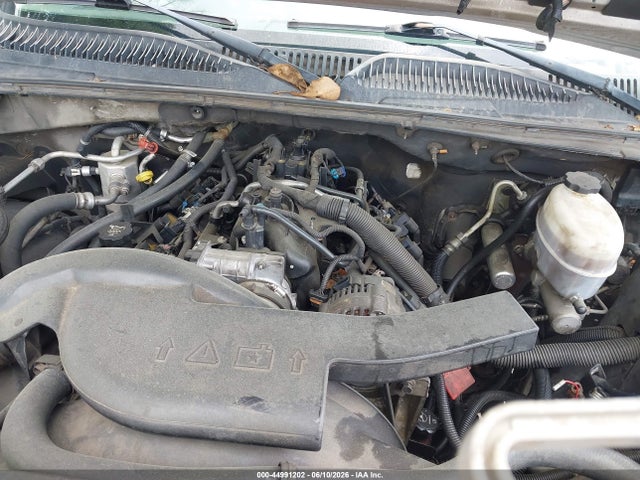 44991202 :رقم المزاد ، 1GNEC13V44J213115 vin ، 2004 Chevrolet Tahoe Ls مزاد بيع