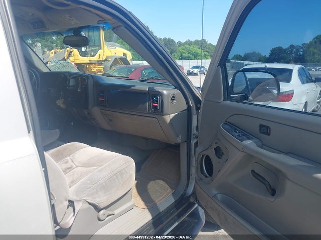 44991202 :رقم المزاد ، 1GNEC13V44J213115 vin ، 2004 Chevrolet Tahoe Ls مزاد بيع