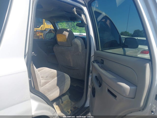 44991202 :رقم المزاد ، 1GNEC13V44J213115 vin ، 2004 Chevrolet Tahoe Ls مزاد بيع