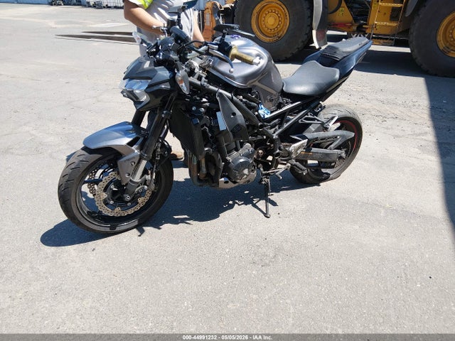 ML5ZRDF17PDA61365 Kawasaki Zr900 F