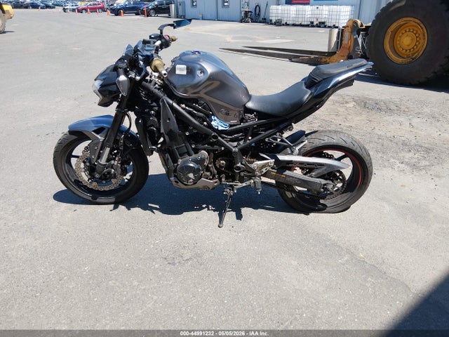 ML5ZRDF17PDA61365 Kawasaki Zr900 F