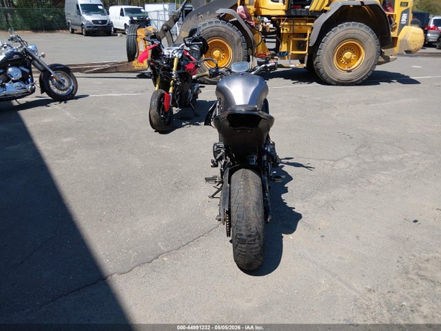 ML5ZRDF17PDA61365 Kawasaki Zr900 F